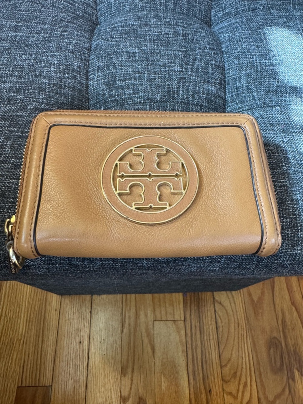 Tory Burch Amanda Continental zip-around wallet